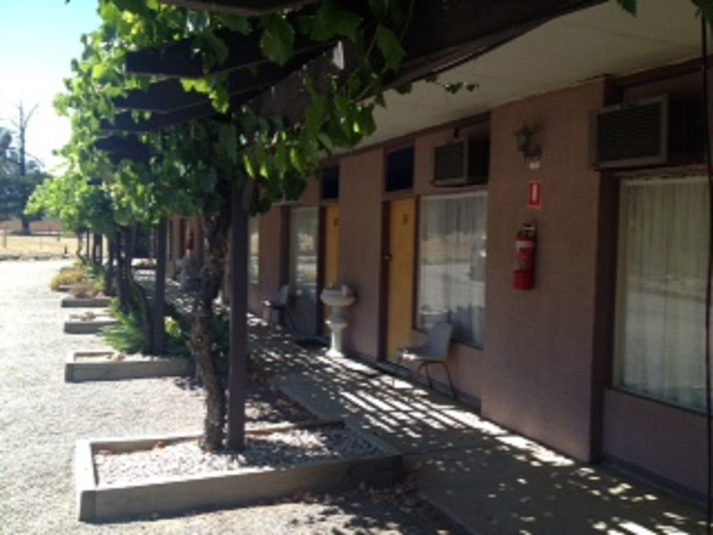 Stawell'S London Motor Inn Екстериор снимка