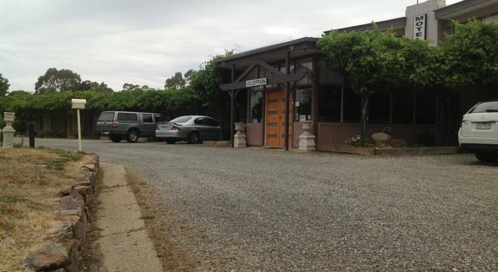 Stawell'S London Motor Inn Екстериор снимка