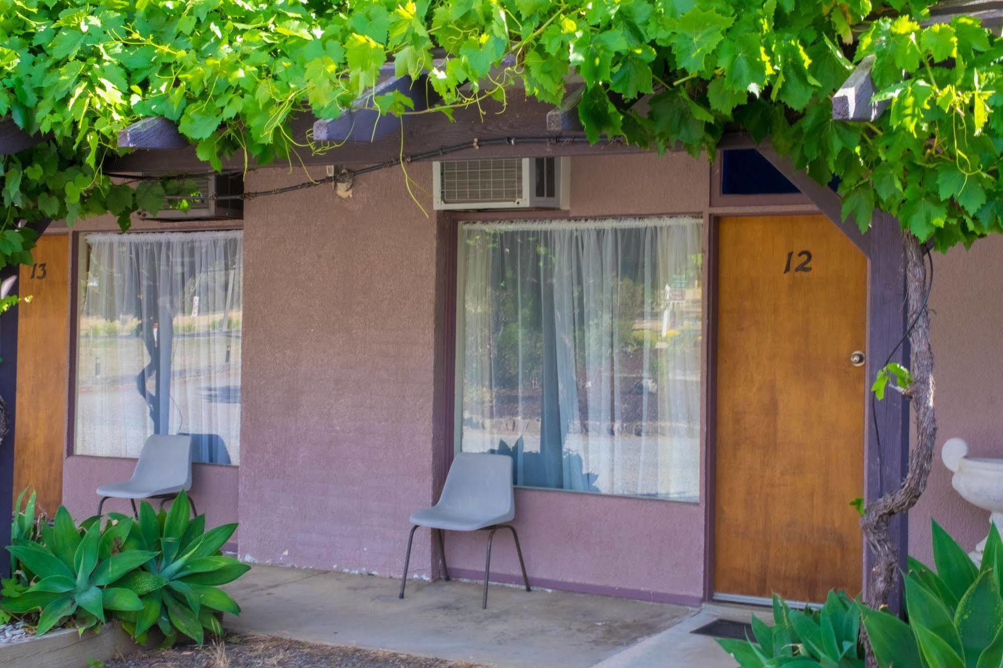 Stawell'S London Motor Inn Екстериор снимка