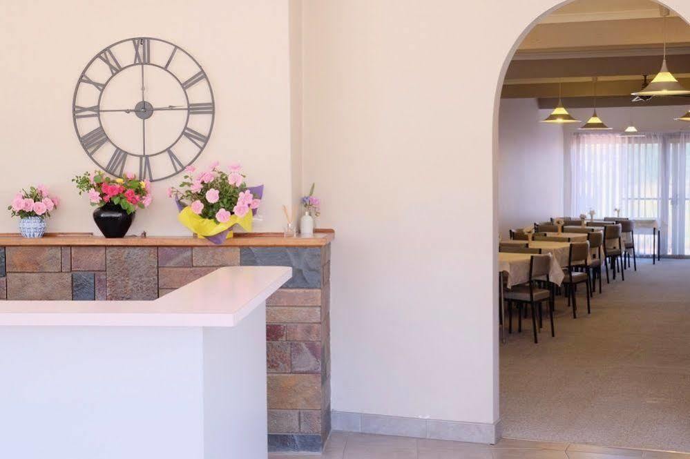 Stawell'S London Motor Inn Екстериор снимка