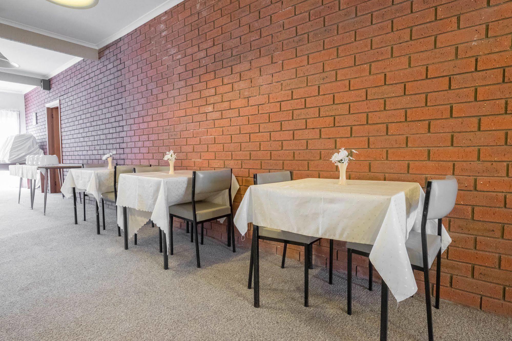 Stawell'S London Motor Inn Екстериор снимка