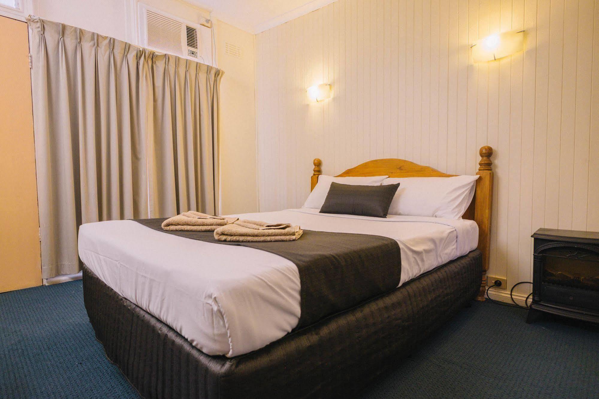 Stawell'S London Motor Inn Екстериор снимка