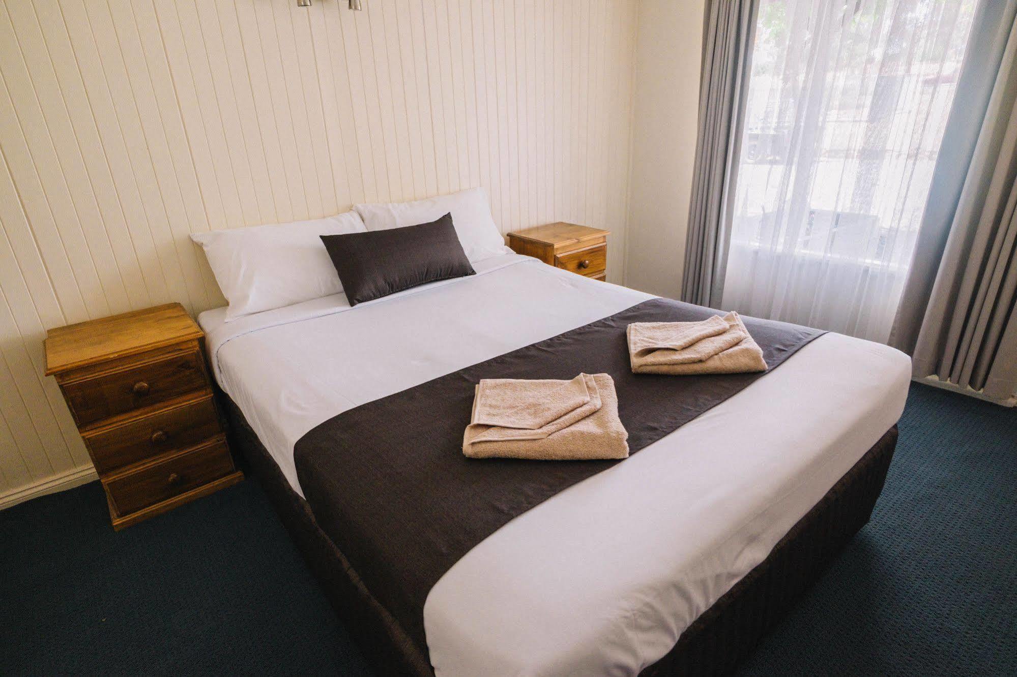 Stawell'S London Motor Inn Екстериор снимка