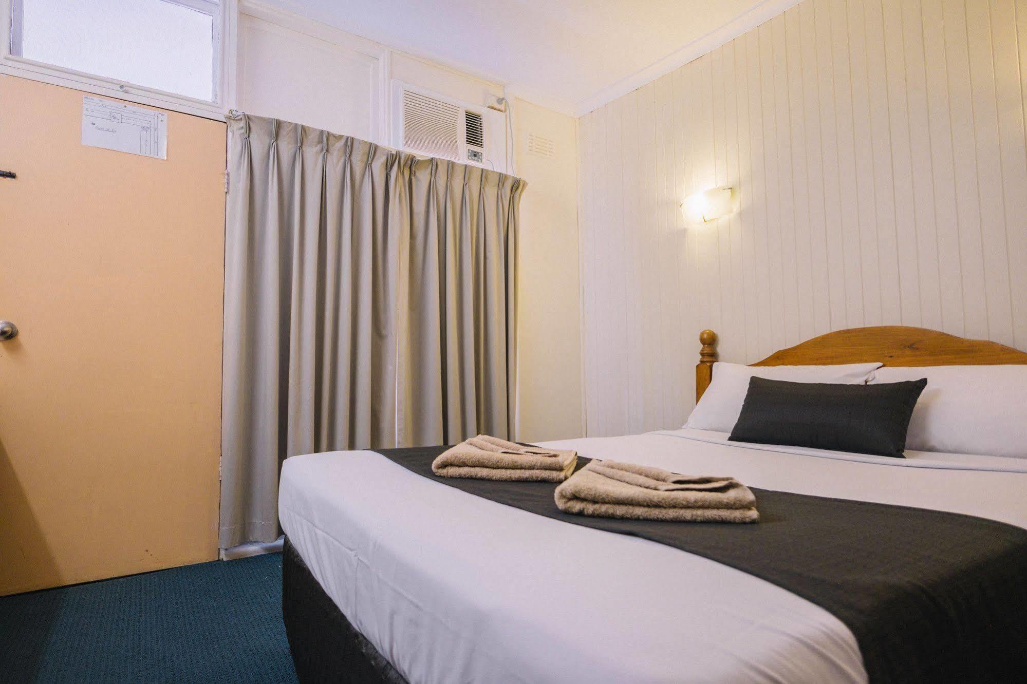 Stawell'S London Motor Inn Екстериор снимка