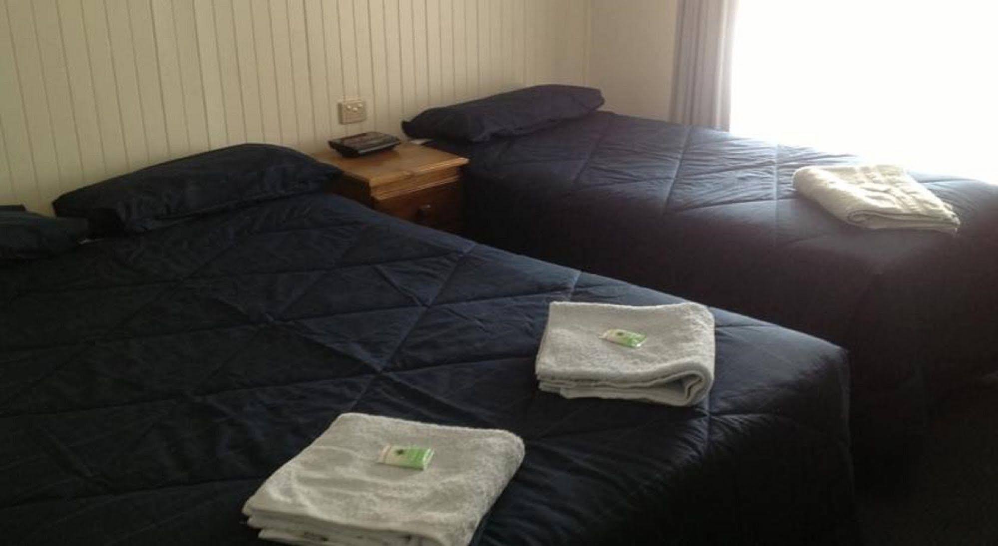 Stawell'S London Motor Inn Екстериор снимка